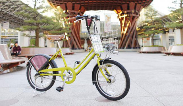 From gold leaf sweets to retro variety stores, explore more of Kanazawa by rental bike!