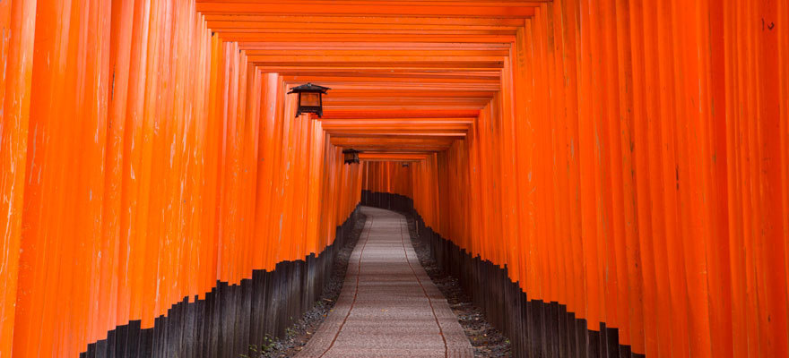 初詣で訪れたい！千本鳥居で有名な京都の伏見稲荷大社