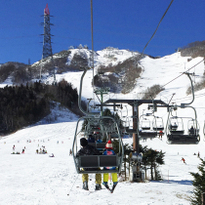 日本苗場滑雪記。初學者雪具租借、親子滑雪體驗分享！