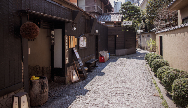 石板路老街里的欧风日本，神乐坂的9大魅力