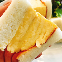 文青最愛神樂坂！超厚銷魂玉子燒三明治就在「LA MADRAGUE」咖啡廳