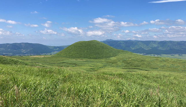 Hot spring culture nurtured by volcanoes: Aso Kuju National Park