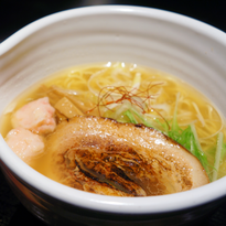 東京小資女口袋名單
「銀笹」的拉麵+鯛魚飯