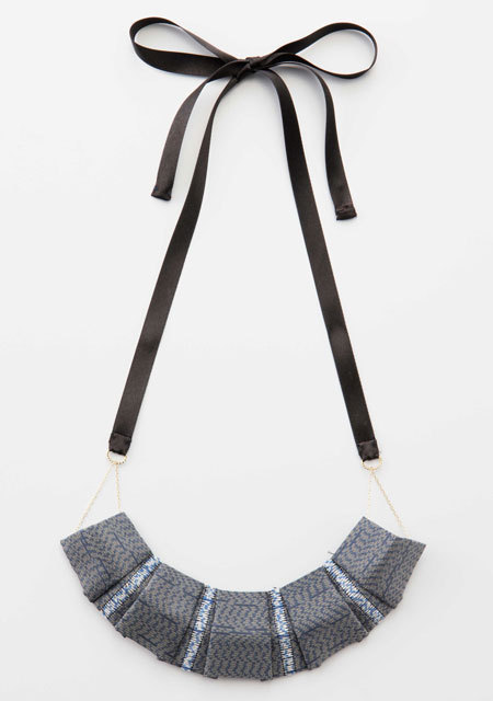 Tsumugi (pongee) necklace by Hara Seiji. 