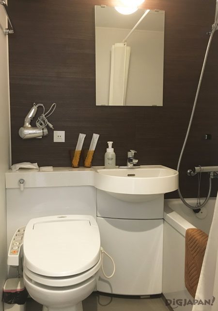 Bathroom of a private at EMBLEM Hostel