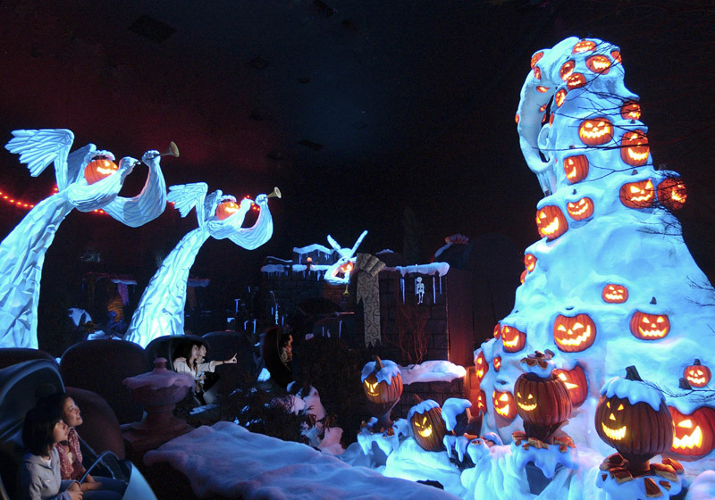 The Haunted Mansion “Holiday Nightmare" features characters from Tim Burton's The Nightmare Before Christmas. 