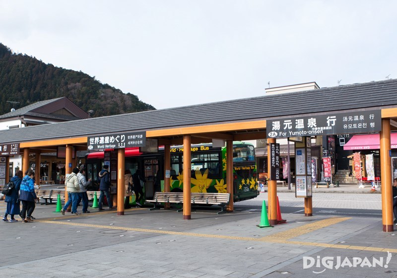 東武日光站附近的巴士站