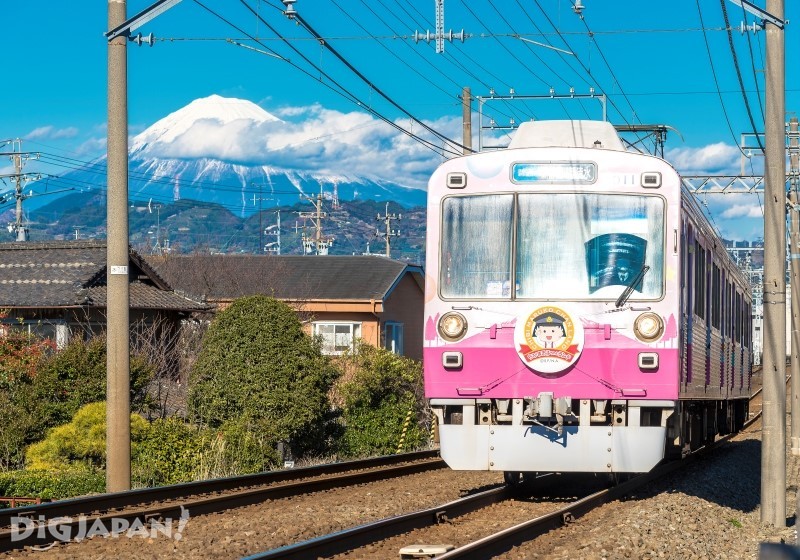 櫻桃小丸子列車和富士山