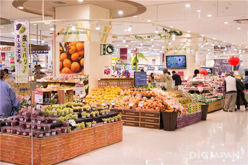日本的零食及水果等救在這裡買！食品樓層