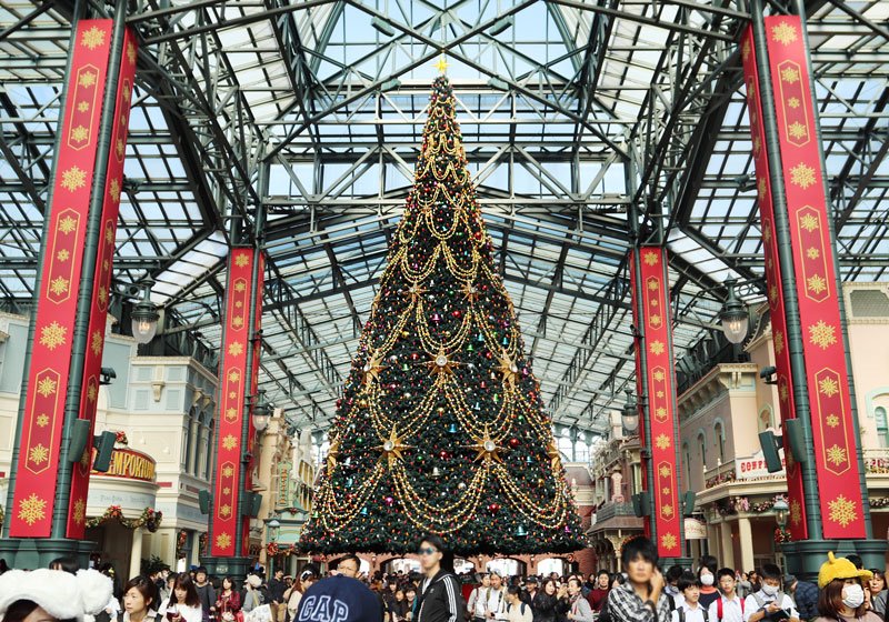 世界市集的巨大聖誕樹