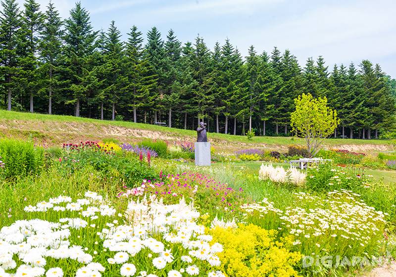 The garden is managed by gardener Hisao Fukumori