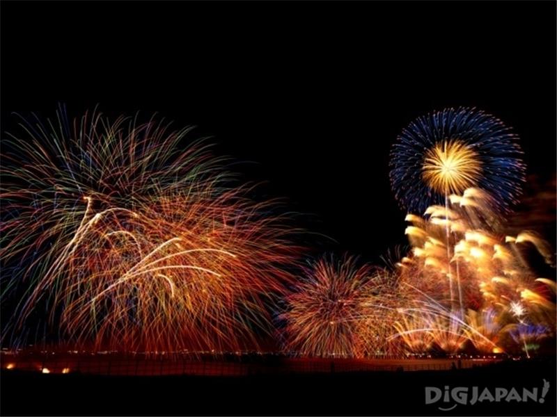 Makuhari Beach Fireworks Festa 2024 (The 46th Chiba Citizen Fireworks Festival)